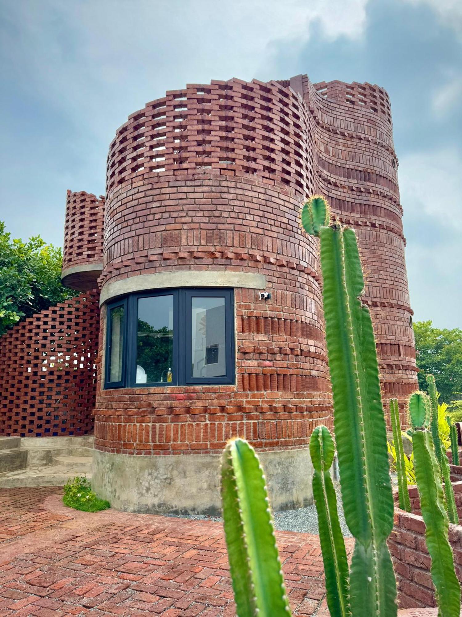 Pool Villa-House Of The Dancing Cactus Puduccseri Kültér fotó